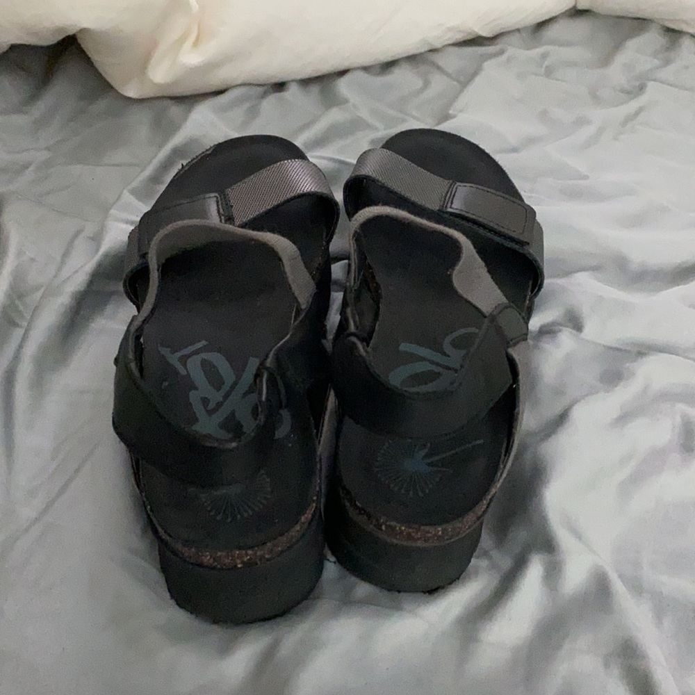 Sandals - Picture 4 of 4